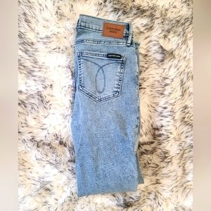 Calvin Klein NWT Skinny Jean 25